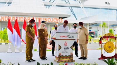 Selain Resmikan Bandara Trunojoyo, Presiden Joko Widodo Bagikan BLT ke Pedagang Pasar di Sumenep