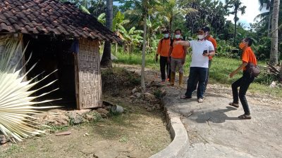 DKPP Sumenep Lakukan Pemeriksaan Hewan Ternak Bergejala PMK Di Kecamatan Batang-Batang, Berikut Pesan Kadis Arif Firmanto