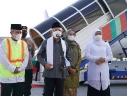 Sebanyak 449 Jemaah Haji Kloter Pertama Asal Jatim Diberangkatkan Wapres RI dan Gubernur Khofifah