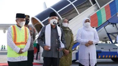 Sebanyak 449 Jemaah Haji Kloter Pertama Asal Jatim Diberangkatkan Wapres RI dan Gubernur Khofifah