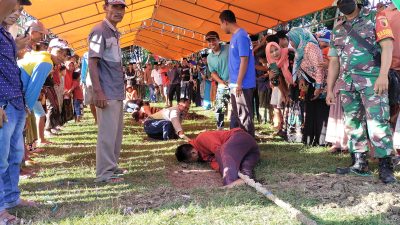 Tarik Tambang Warnai Kemeriahan HUT RI ke-77 Kecamatan Guluk-Guluk