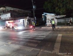 Dalam Rangka Antisipasi Kemacetan Lalin, Kapolsek Blega Turunkan 5 Personil