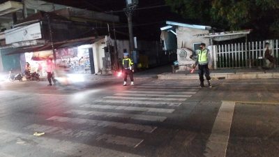 Dalam Rangka Antisipasi Kemacetan Lalin, Kapolsek Blega Turunkan 5 Personil