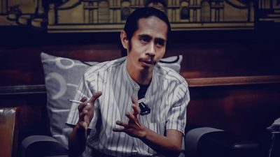 Seragam, Merah, Belasan Milyar