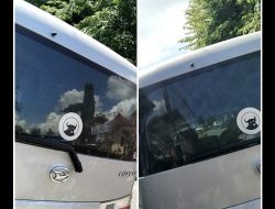 Sticker Partai Warnai Mobil Siaga Desa Belluk Raja, Kades: Mau Dibuka Takut Merusak Kacanya