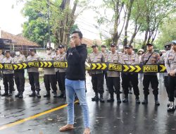 Mahbub Junaidi: Hujan Tidak Akan Menyurutkan Niat Perjuangan Wartawan dan Aktivis Untuk Menuntut Keadilan