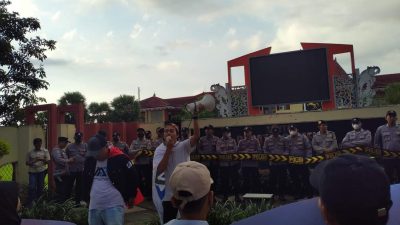 MPR Madura Raya Gelar Aksi Jilid III, Seruan Copot Jabatan Kadiskop UKM Perindag Menggema di Depan Kantor Pemkab Sumenep