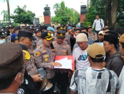 Kawal Kasus Pupuk AAR Kembali Berdemo, Selain Kutuk Keras Aksi Represif Berikut Sederet Tuntutan Yang Dilayangkan ke Polres Sumenep