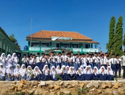 Peduli Lingkungan, Lembaga Pendidikan Siratul Islam Gelar Penghijauan di Kegiatan MPLS