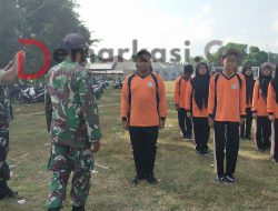 Menjelang Upacara Bendera 17 Agustus 2023, Koramil 0827 dan Polsek Guluk-Guluk Bekali Paskibra dengan PBB dan Kedisiplinan