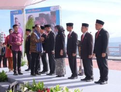 Berjasa di Bidang Pemerintahan, Achmad Fauzi Wongsojudo Menerima Penghargaan Satyalencana Wira Karya