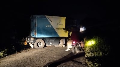 Breaking News: Warga Tutup Akses Jalan Raya Guluk-Guluk - Pakong dengan Trafo