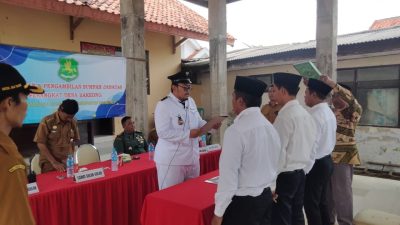 Lantik Tiga Formasi Jabatan Perangkat Desa Baru, Kades Bakeong: Selamat, Tunaikan Amanah dan Kewajiban Saudara