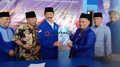 Fattah Jasin, Bakal Calon Bupati Pamekasan Kembalikan Berkas Pendaftaran ke Kantor Demokrat