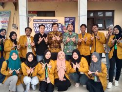 Mahasiswa KKN Universitas Wiraraja Sumenep Sosialisasikan Pembayaran PBB di Desa Bakeong