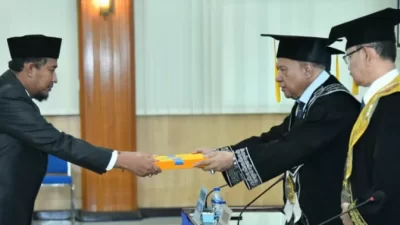 Bupati Sumenep Achmad Fauzi Wongsojudo Raih Gelar Doktor Ilmu Sosial di Unmer Malang
