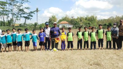 Tingkatkan Nilai-nilai Sportivitas Dalam Diri Siswa, Panitia HUT RI ke-79 Kecamatan Guluk-Guluk Gelar Mini Soccer