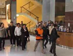 Sekjen PDIP Hasto Kristiyanto Diborgol KPK