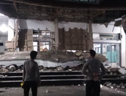Diduga Bangunan Tua, Teras Masjid Baiturrahman Ra’as Ambruk