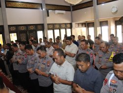Polres Sumenep Gelar Sholat Ghaib Untuk Anggota Polisi Yang Gugur Saat Bertugas di Lampung