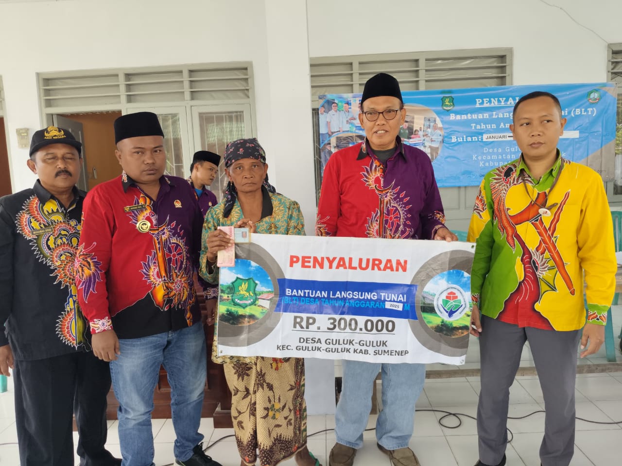 Pemdes Guluk-Guluk Salurkan BLT DD Periode Januari-April 2025