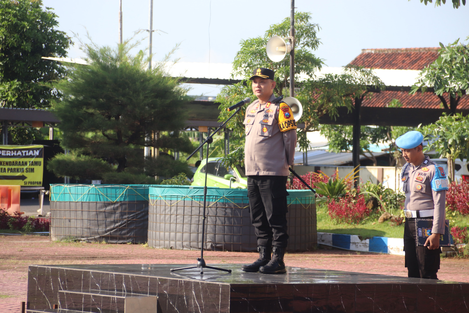 Rivanda Kapolres Sumenep Pimpin Apel Siaga Peringatan Hari Buruh Internasional 2025
