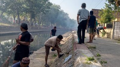 Warga RT 004/RW 002 Desa Pabian Sumenep Sambut HUT RI ke-80 dengan Lingkungan Bersih