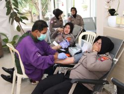 Hari Jadi Polwan RI ke-77 Polwan Polres Sumenep Bhakti Kesehatan dengan Donor Darah