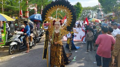 Ribuan Peserta Ikuti Pawai Budaya Kecamatan Guluk-Guluk dalam Rangka HUT ke-80 RI