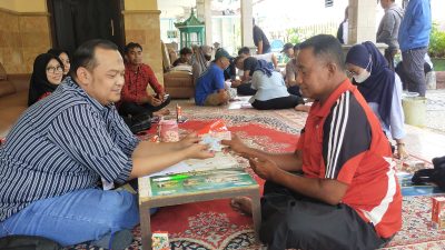 Pemprov Jatim Salurkan BLT DBHCHT Kepada Buruh Pabrik Rokok di PR HS Jaya Sumenep