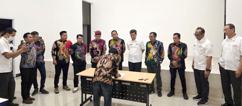 Sebelas Perusahaan Rokok yang Tergabung di APHT Resmi Terima Izin NPPBKC dari Direktorat Bea Cukai Jatim