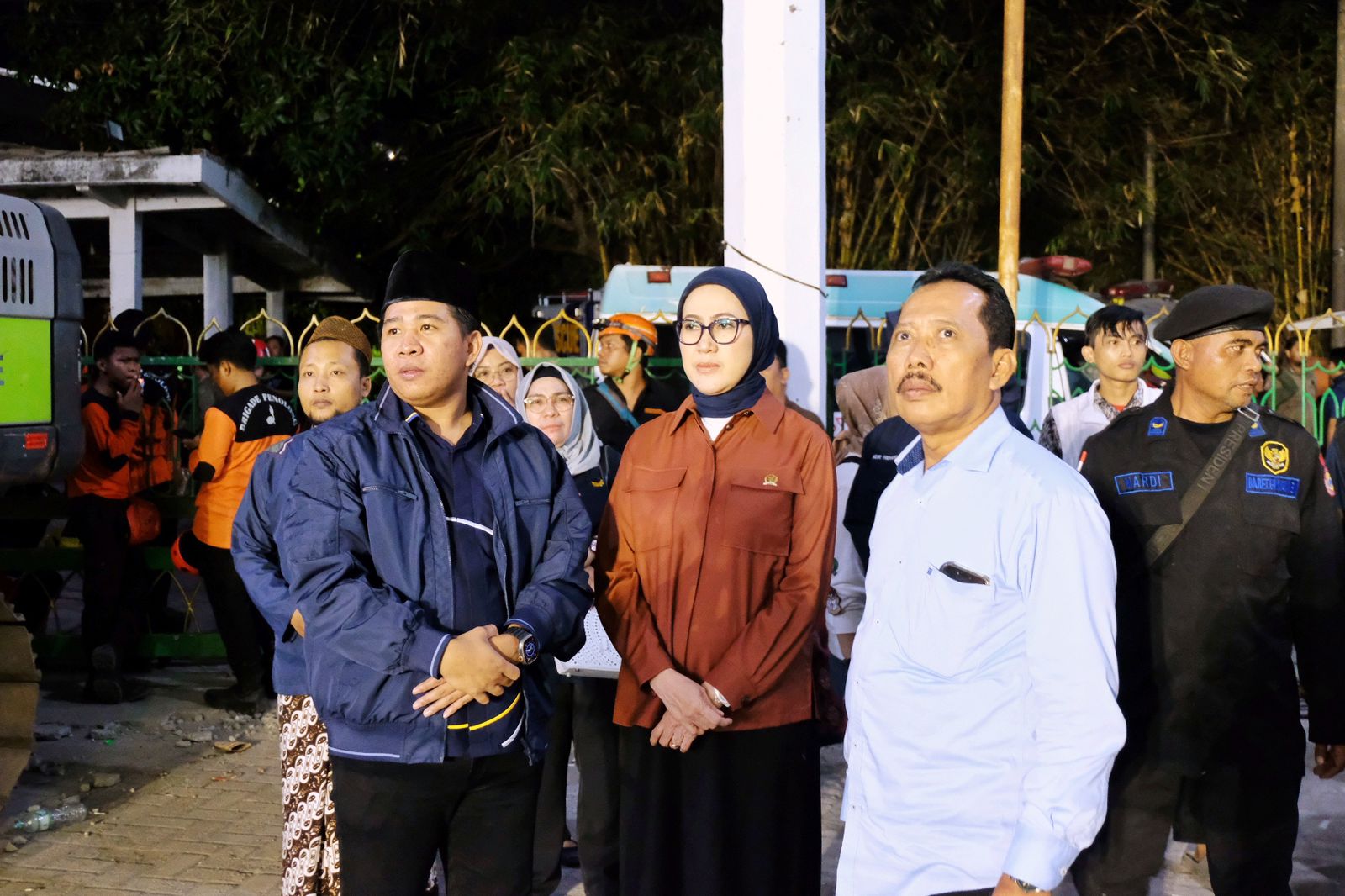 Anggota DPR RI Datangi Korban Musibah Ponpes Al-Khoziny Sidoarjo