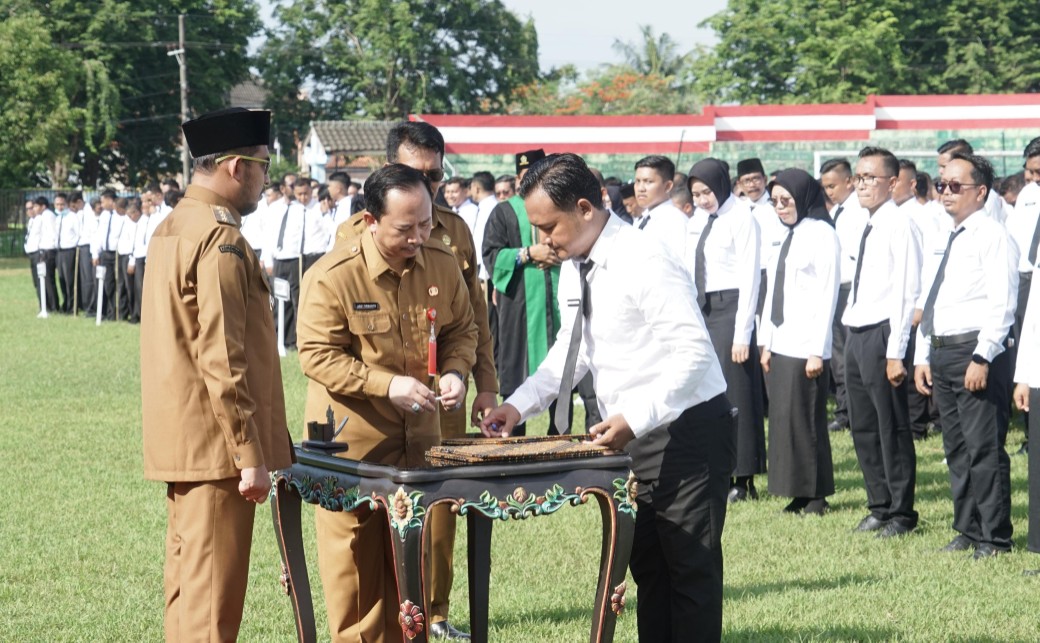 Bupati Sumenep Serahkan 5.224 SK PPPK Paruh Waktu untuk Guru, Teknis dan Nakes