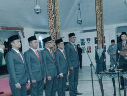 Achmad Fauzi Wongsojudo Resmi Mengambil Sumpah Jabatan Komisioner KI Kabupaten Sumenep Periode 2025-2029