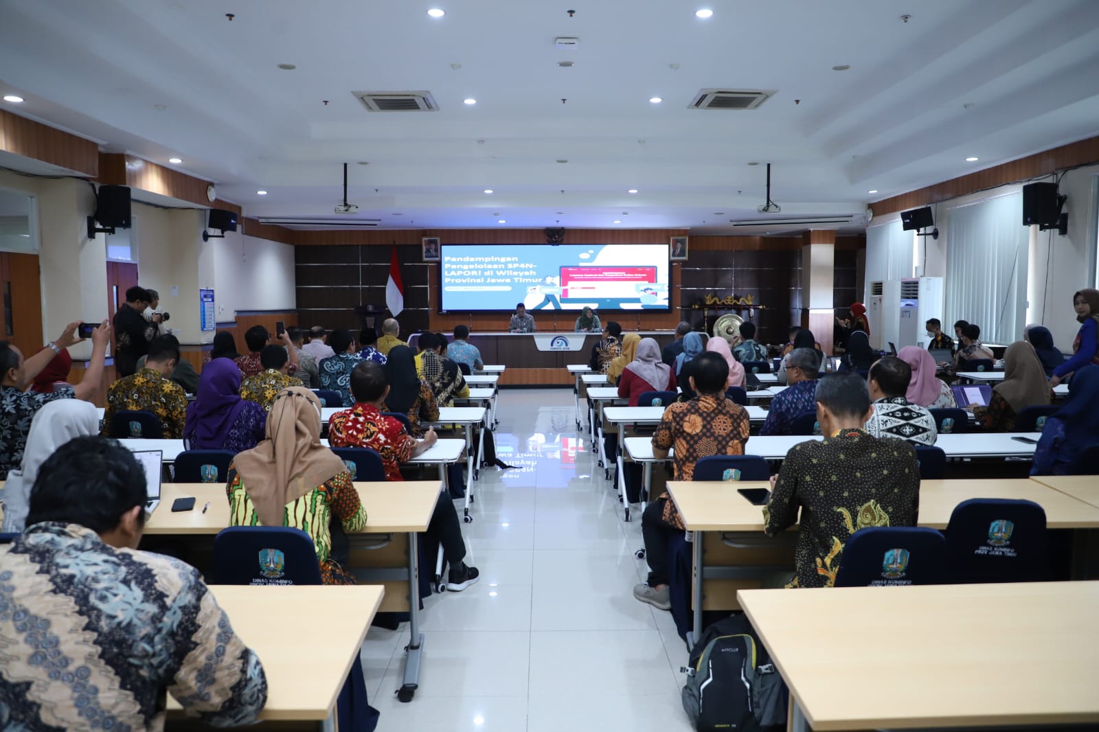 Diskominfo Kabupaten dan Kota se-Jawa Timur Ikuti Pembinaan SP4N-LAPOR Kementerian PAN RB