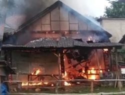 Sebuah Rumah di Sumenep Dilalap Si Jago Merah, Satu Warga Terbakar