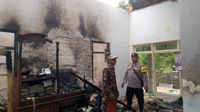 Rumah Warga di Pulau Gili Raja Hangus Terbakar Api
