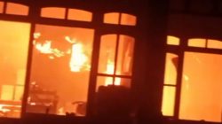 Rumah Warga di Pulau Gili Raja Hangus Terbakar Api