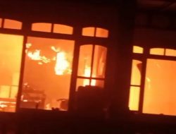 Rumah Warga di Pulau Gili Raja Hangus Terbakar Api