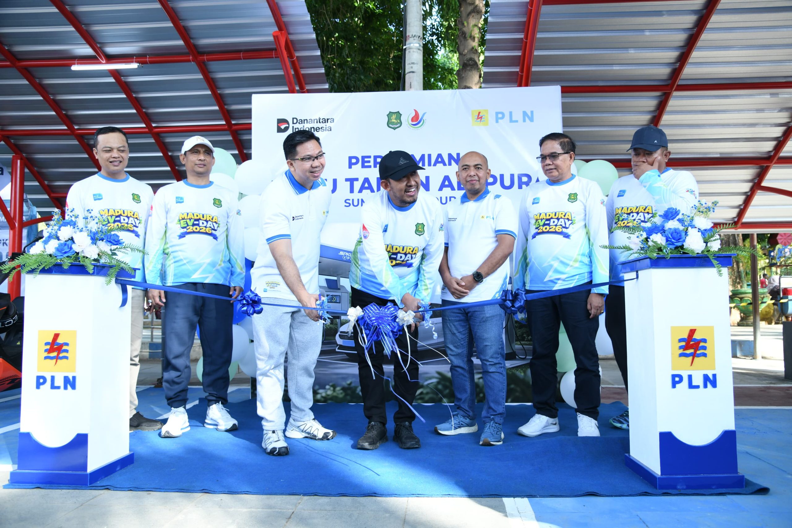 Bupati Sumenep Meresmikan SPKLU Pertama di Madura