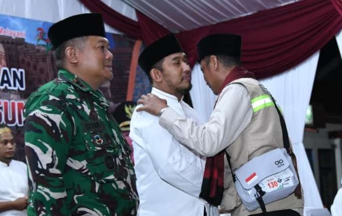 Achmad Fauzi Wongsojudo Sambut Kedatangan Jemaah Haji Asal Sumenep di GOR A. Yani