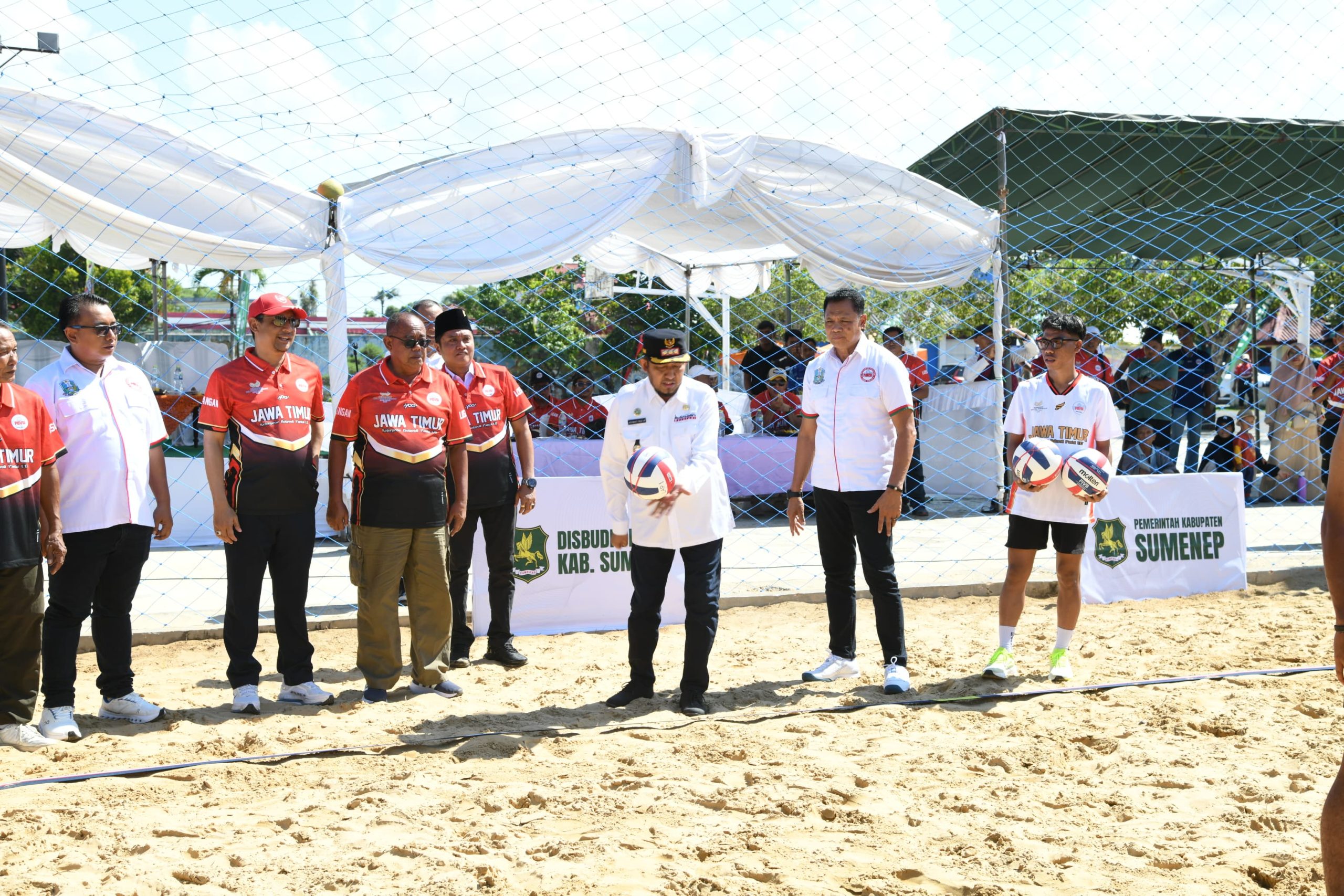 Bupati Fauzi: Kejurprov Bola Voli Pantai Jadi Panggung Lahirnya Atlet Masa Depan