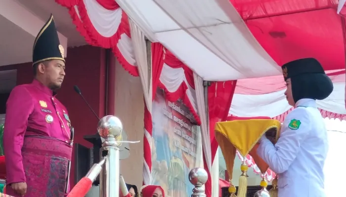 Khusuk dan Khidmat, Pemkab Sumenep Gelar Upacara Detik-detik Proklamasi HUT ke-81 RI di Halaman Kantor Bupati