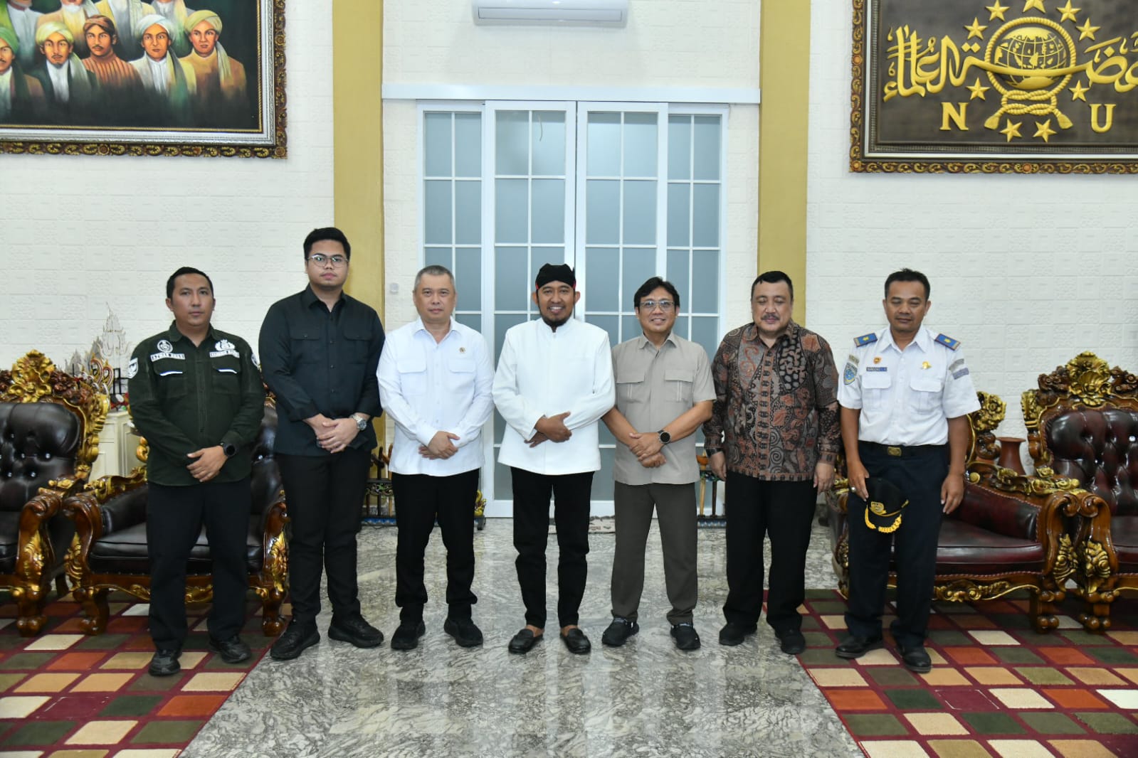 Sinergi Pusat-Daerah Diperkuat, Menhub RI Sambangi Bupati Sumenep Bahas Penanganan KM Mutiara Sentosa II