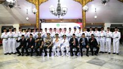 Kukuhkan Paskibraka 2026 di Pendopo Keraton, Bupati Fauzi: Jangan Berhenti Jadi Teladan Setelah Upacara Selesai